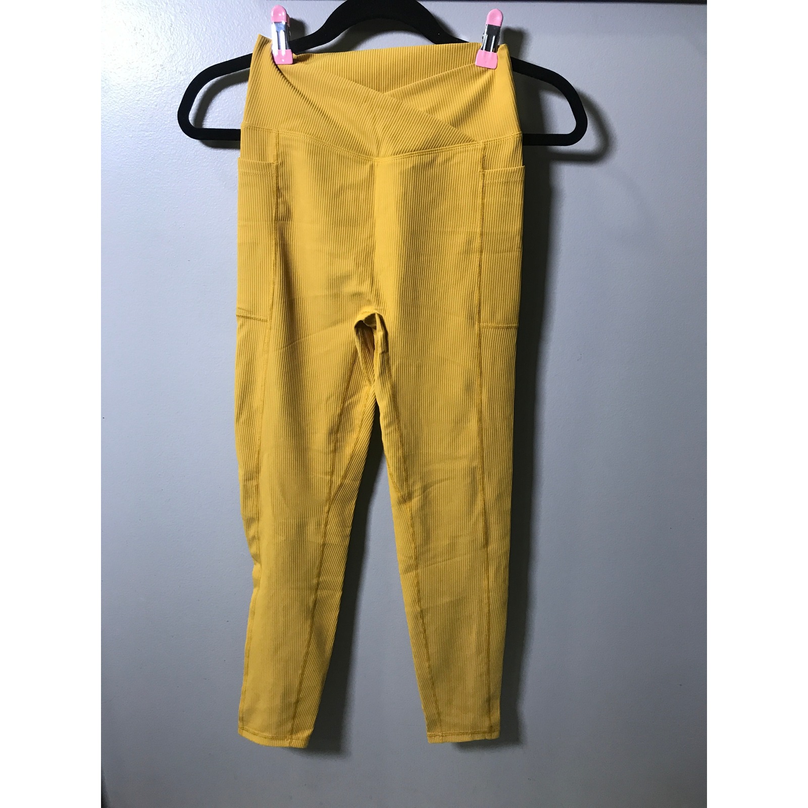 Yellow Ribbed High Waisted Crossover Scrunch Butt Yoga Leggings Side Pockets M
